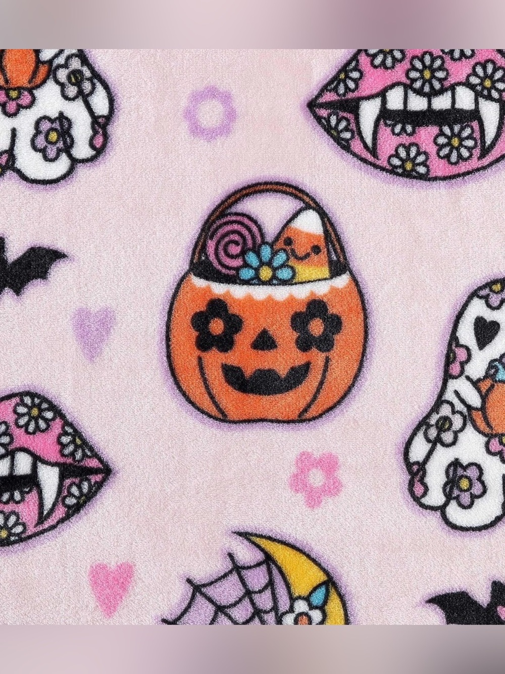 Betsey Johnson Retro Halloween style Blanket - Picture 3 of 3